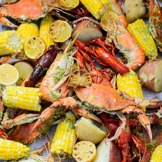The Best Summer Seafood Boil - Recipe photo by Yummymedley
