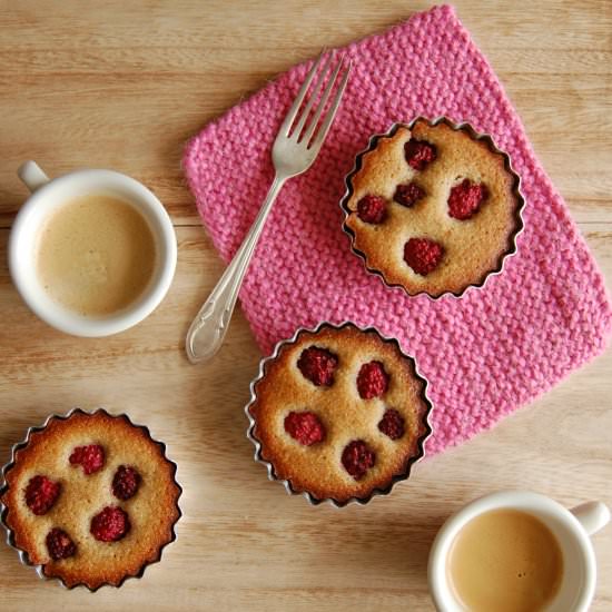 Blackberry rye financiers - Recipe photo by Technicolor Kitchen