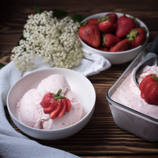 Homemade Strawberry Ice Cream - Recipe photo by mywifecancook