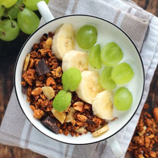 Banana-Coconut Granola - Recipe photo by buszujacawkuchni