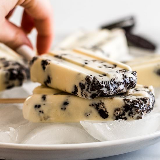 Cookies and Cream Popsicles - Recipe photo by BakingMischief