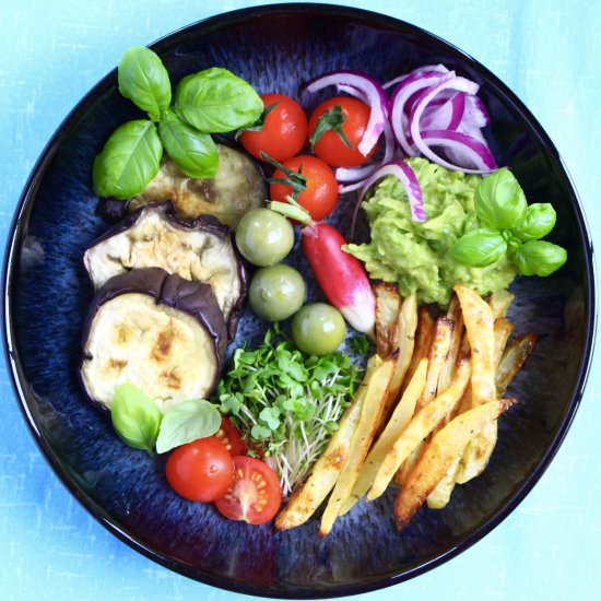 Vegan Souvlaki Bowl w/ Avo Tzatziki - Recipe photo by rhiansrecipes
