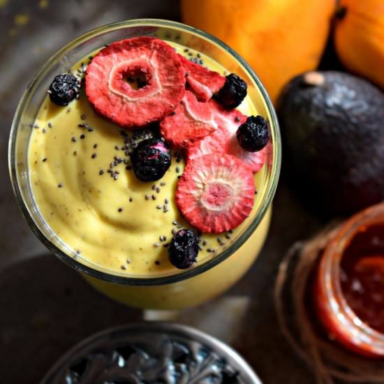 Creamy Vegan Mango Avocado Smoothie - Recipe photo by Cookilicious