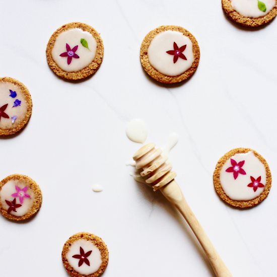 Vegan & Gluten Free Flower Cookies - Recipe photo by sistersjunction
