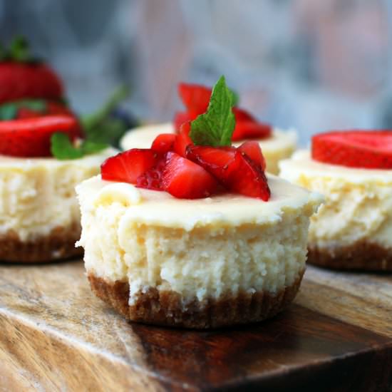 Mini Strawberry Cheesecakes - Recipe photo by Sneaky Mommies