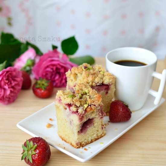 Spelt flour strawberry coffee cake - Recipe photo by planetasmaku