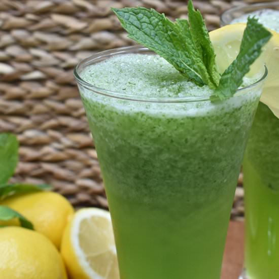 Mint Lemonade - Recipe photo by catastrophiccook