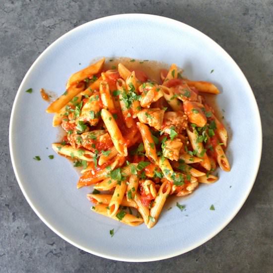 Penne all Arrabiata with chicken - Recipe photo by Out mijn Keuken