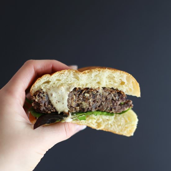 Healthy Black Bean Quinoa Burgers - Recipe photo by TwoRaspberries
