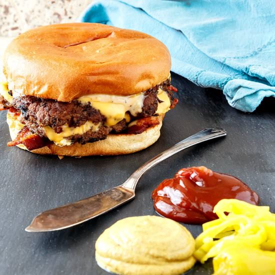 Smashed Bacon Double Cheeseburger - Recipe photo by onlinepastrychef
