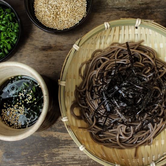 Zaru Soba + Genmaicha Dipping Sauce - Recipe photo by pupswithchopsticks