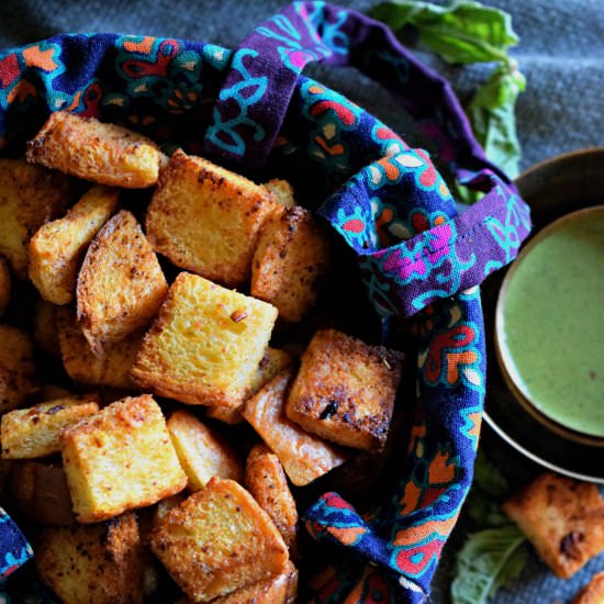 How To Make Flavored Baked Croutons - Recipe photo by Cookilicious