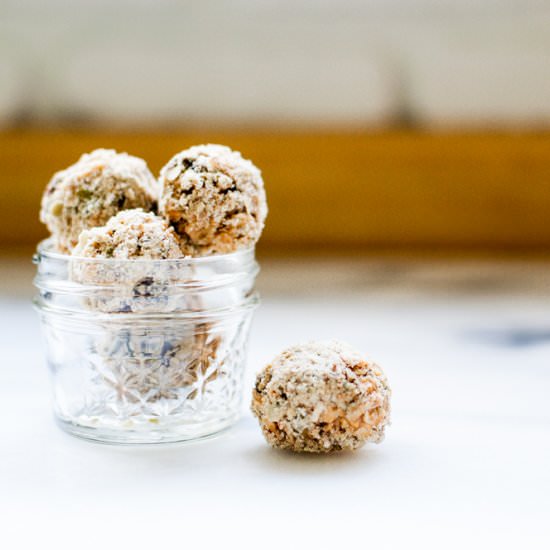 Peanut Butter Breakfast Bites - Recipe photo by jessbeecreates