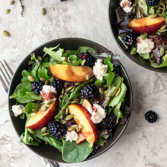 Summery Salad Berry Vinaigrette - Recipe photo by Vegan Yack Attack