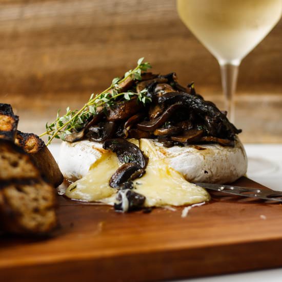 Grilled Brie with Mushrooms - Recipe photo by thegreybell