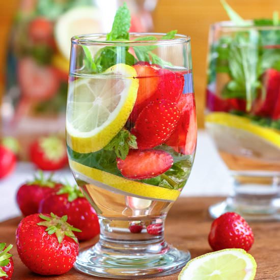 Strawberry Lemon Infused Water - Recipe photo by Happy Foods Tube