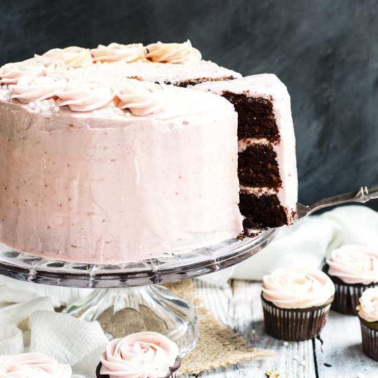 Chocolate & Fresh Strawberry Cake - Recipe photo by EvolvingTable