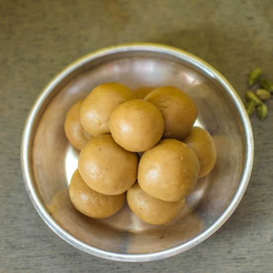 Wheat Laddu using Jaggery - Recipe photo by poojanadkarni