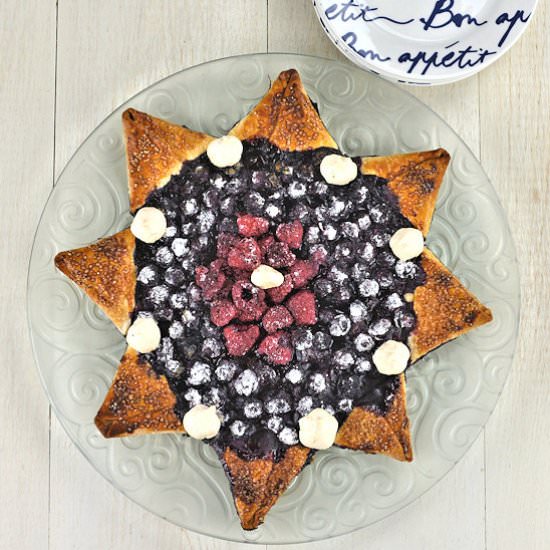 Blueberry Raspberry Star Pie - Recipe photo by agourmetfoodblog