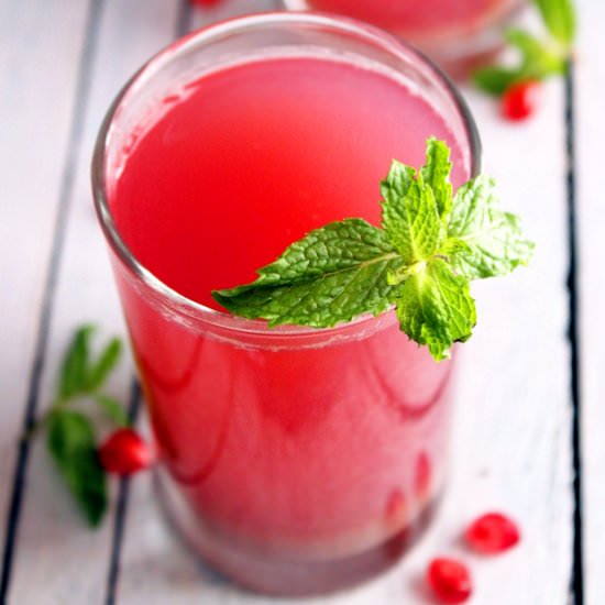 Pomegranate Juice - Recipe photo by blogexplore