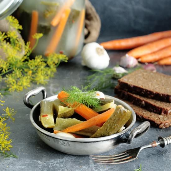 Fermented Dill Pickles - Recipe photo by greenevi