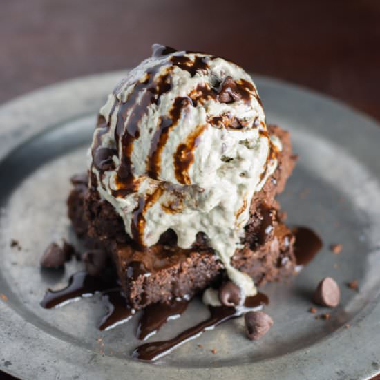 Mint Chocolate Chip Frozen Yogurt - Recipe photo by dessertsbyjuliette