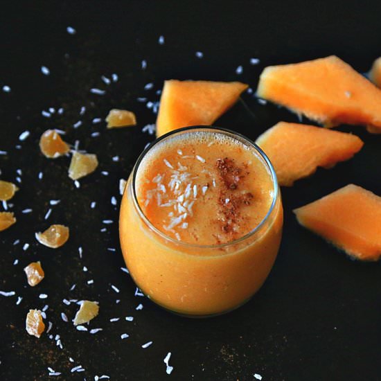 Easy Creamy Cantaloupe Smoothie - Recipe photo by Nutrizonia