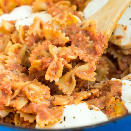 One Pot Tomato Mozzarella Bow Ties - Recipe photo by buildyourbite