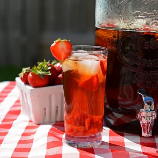 Strawberry Sun Tea - Recipe photo by TheCakeChica