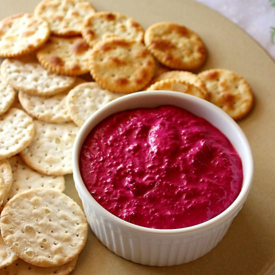 Roasted Beetroot and Garlic Dip - Recipe photo by thelinkssite