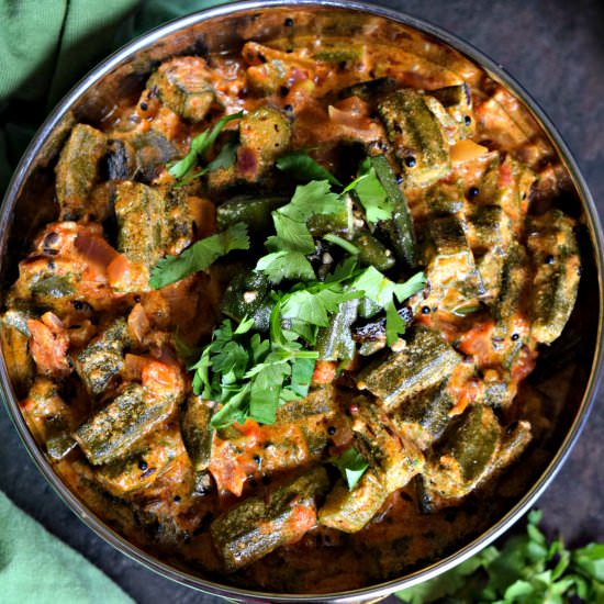 Achari Dahi Bhindi/Okra - Recipe photo by Cookilicious