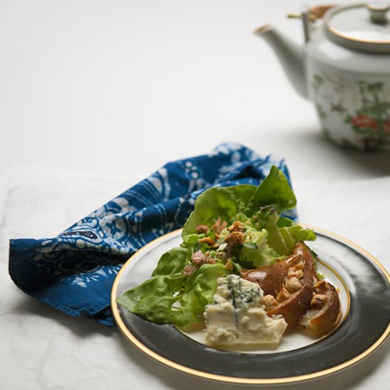 Pear and Blue Cheese Salad - Recipe photo by Blue Cayenne