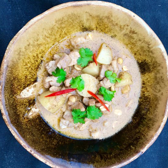 Massaman Curry - Recipe photo by Thaifoodmadeeasy.com