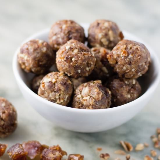 Energy Bites with Dates - Recipe photo by dessertsbyjuliette