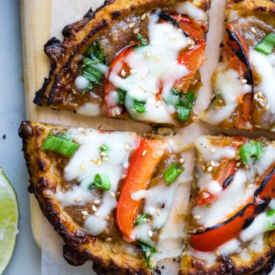 Thai Peanut Cauliflower Pizza - Recipe photo by foodfaithfitness