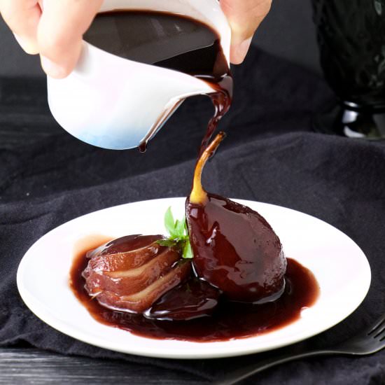 pears in wine / peras al vino - Recipe photo by The FoodOlic