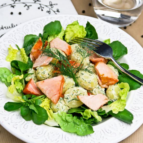 Hot-smoked salmon salad - Recipe photo by Culinaire bagage