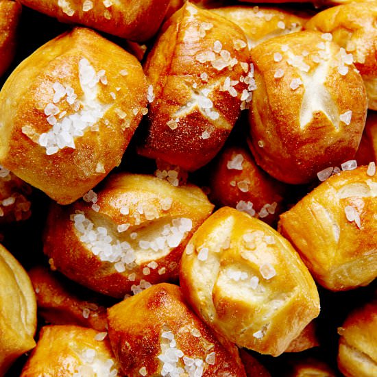 Pretzel Bites with Honey Mustard - Recipe photo by BiteMeMore