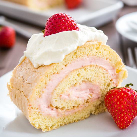 Strawberry Swiss Roll Cake - Recipe photo by platedcravings