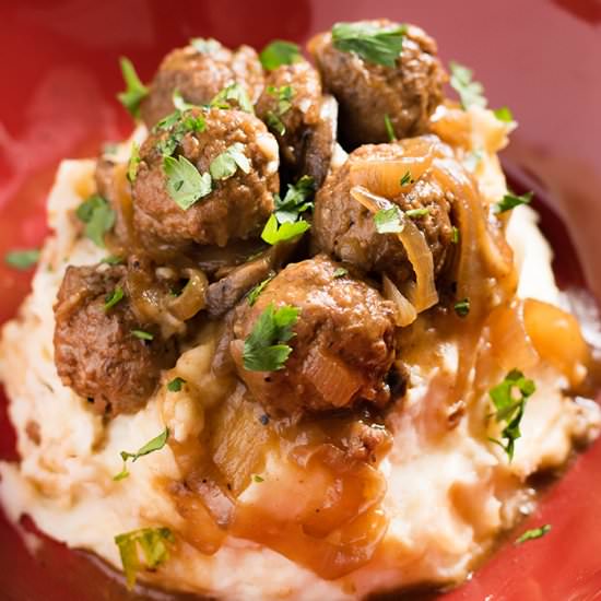 Slow Cooker Meatballs & Gravy - Recipe photo by TheSaltyMarshmallow