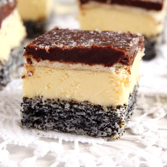 Vanilla Poppy Cake with Chocolate - Recipe photo by adinutza