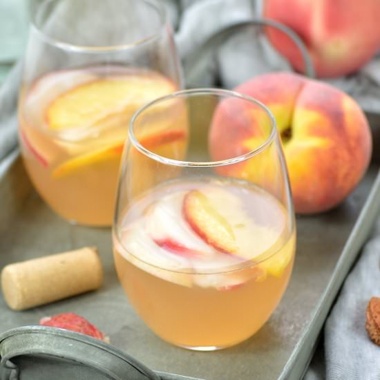 peach sangria - Recipe photo by IAteTheWholeThing