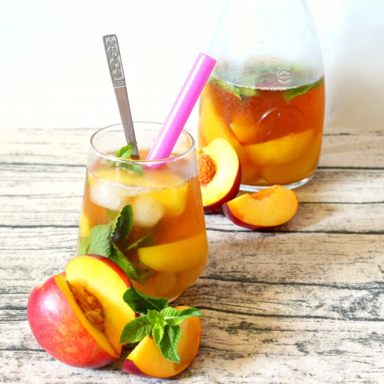 Preserved peach & Peach tea - Recipe photo by Miamivores