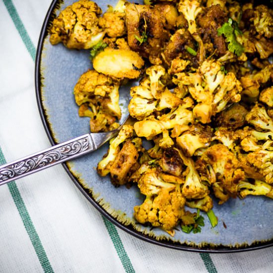 Restaurant Style Aloo Gobhi - Recipe photo by maplechutney