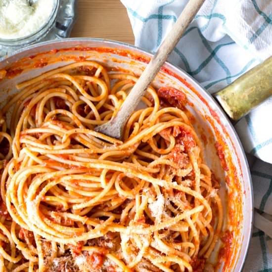 BUCATINI ALLA ‘MATRICIANA’ - Recipe photo by sugarlovespices