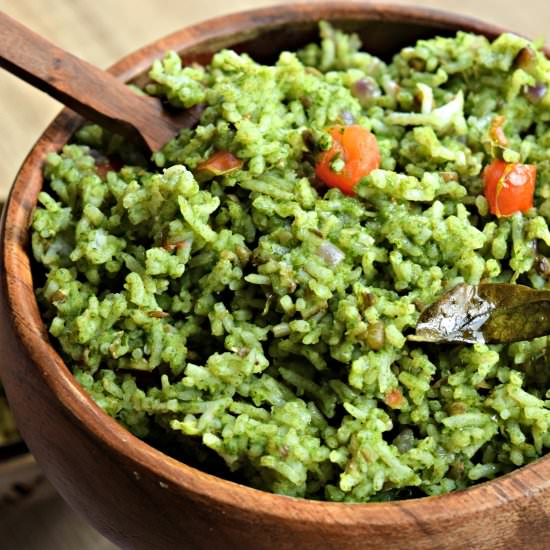 Lahsuni Palak Rice - Recipe photo by Cookilicious