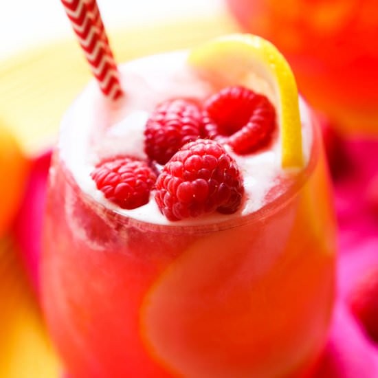 Raspberry Lemonade - Recipe photo by pipandebby