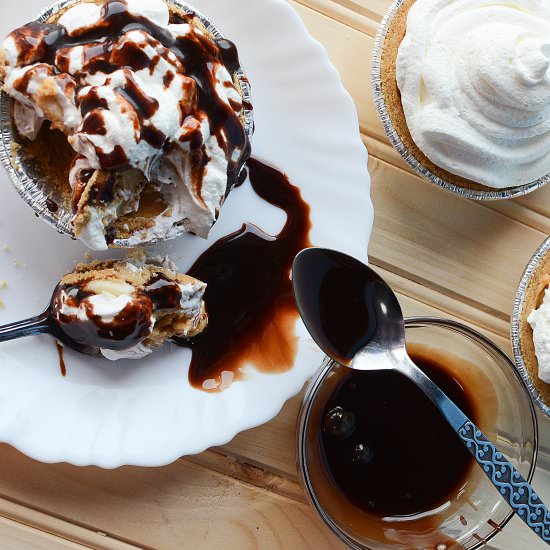 Mini Peanut Butter and Banana Pies - Recipe photo by jamonkey