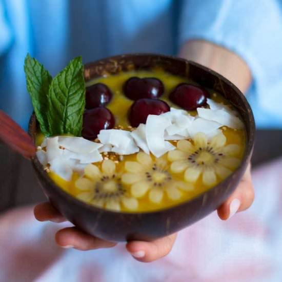 COCONUT MANGO SMOOTHIE BOWL - Recipe photo by thewhitechestnut