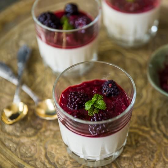 Vanilla buttermilk panna cotta - Recipe photo by Melissa Delport